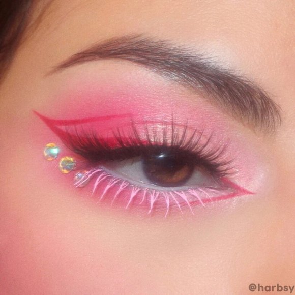 HELLO KITTY COLOURPOP SANRIO EYESHADOW PALETTE - Picture 8 of 9